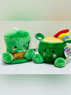 NEW! Palm Pals Ciara Pot of Gold And Finnigan Leprechaun Hat Bestie Bundle (NWT)